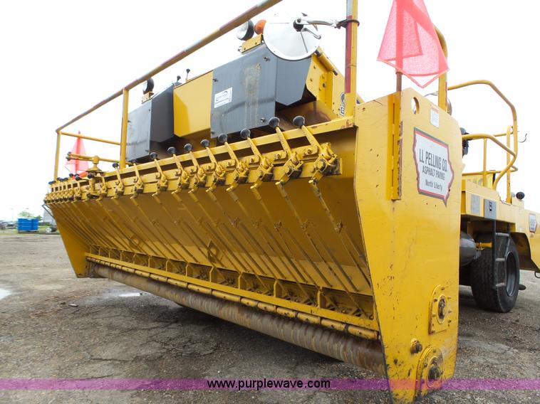 image for item K2241 1997 Etynre chip spreader