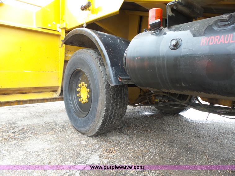 image for item K2241 1997 Etynre chip spreader