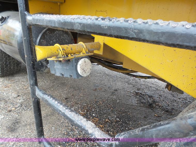 image for item K2241 1997 Etynre chip spreader