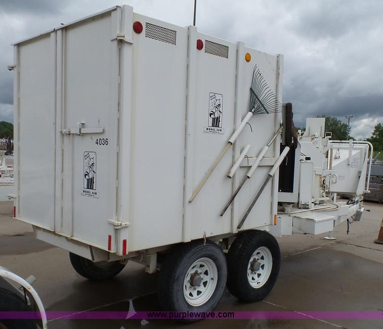 image for item K4079 2003 Brush Bandit 90W wood chipper