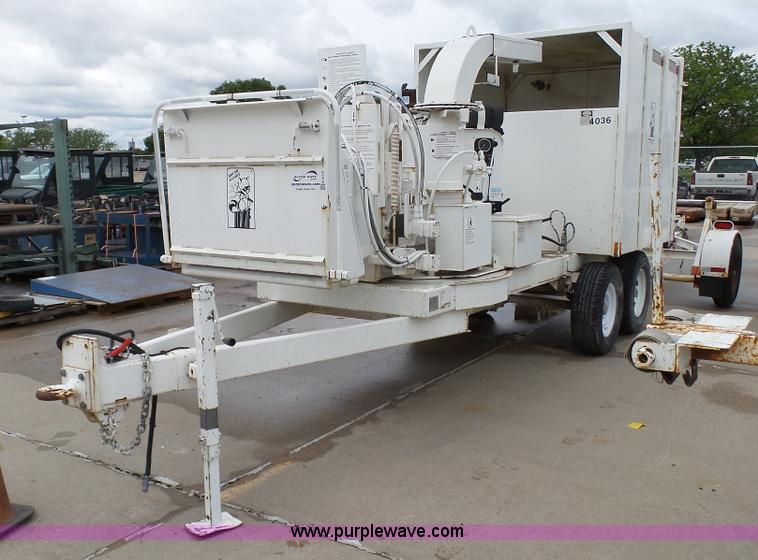 image for item K4079 2003 Brush Bandit 90W wood chipper