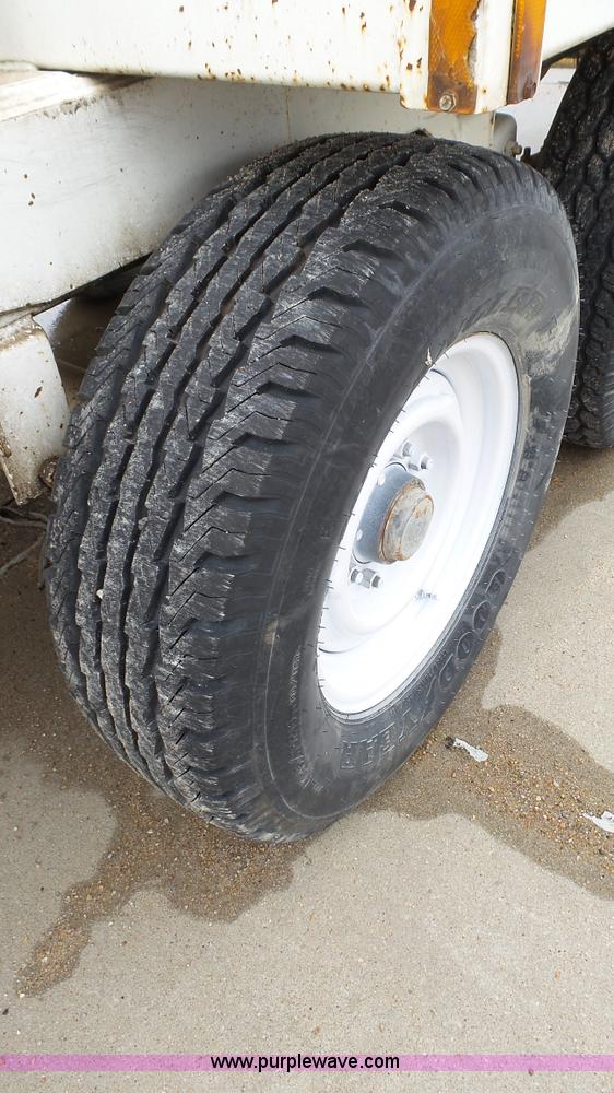 image for item K4079 2003 Brush Bandit 90W wood chipper