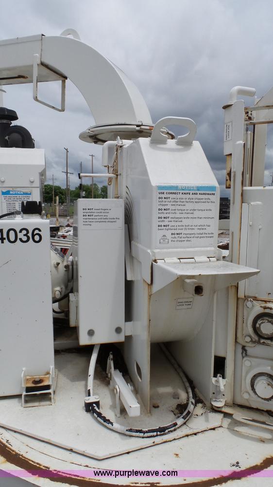 image for item K4079 2003 Brush Bandit 90W wood chipper