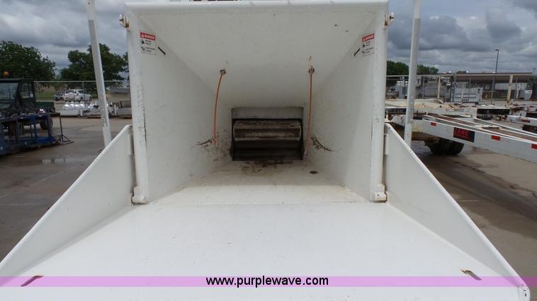 image for item K4079 2003 Brush Bandit 90W wood chipper