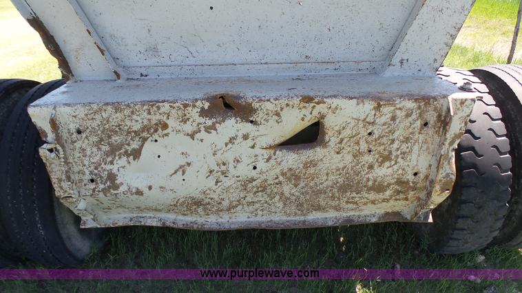 image for item K4102 Cedarapids impact crusher