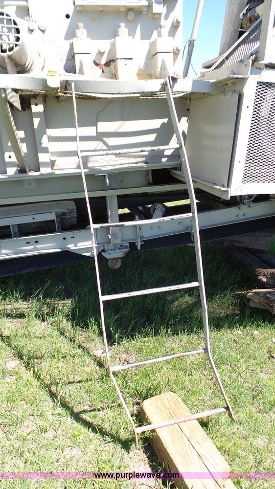 image for item K4102 Cedarapids impact crusher