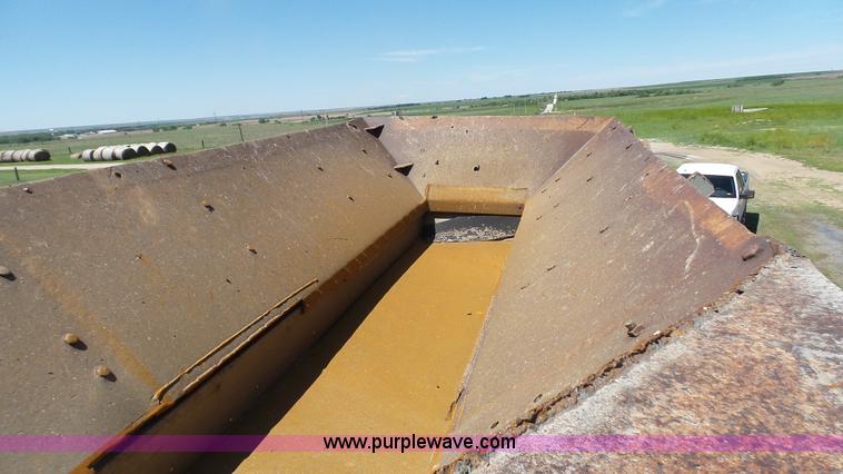 image for item K4102 Cedarapids impact crusher