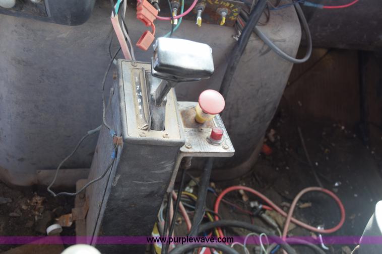 image for item K4285 1989 Ford LNT8000 dump truck