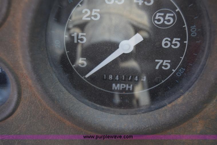 image for item K4285 1989 Ford LNT8000 dump truck