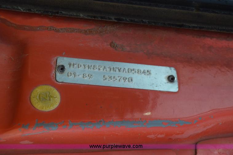 image for item K4285 1989 Ford LNT8000 dump truck