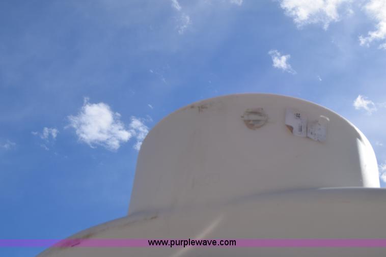 image for item K4285 1989 Ford LNT8000 dump truck