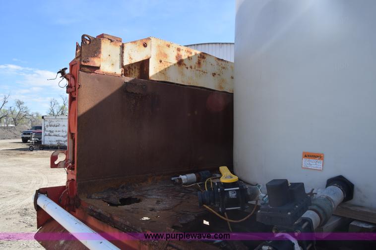 image for item K4285 1989 Ford LNT8000 dump truck