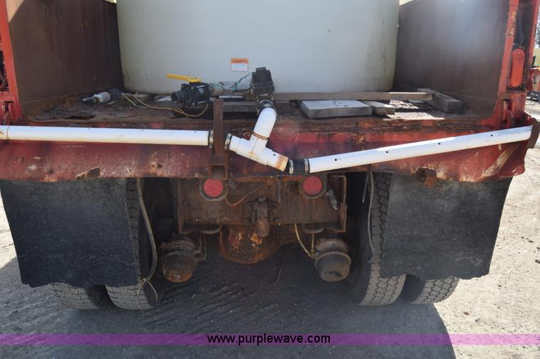 image for item K4285 1989 Ford LNT8000 dump truck