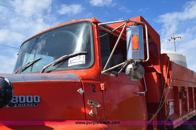image for item K4285 1989 Ford LNT8000 dump truck