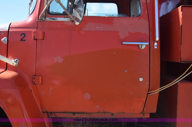 image for item K4285 1989 Ford LNT8000 dump truck