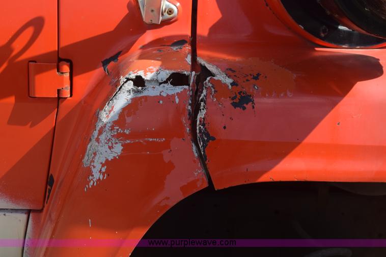 image for item K4285 1989 Ford LNT8000 dump truck