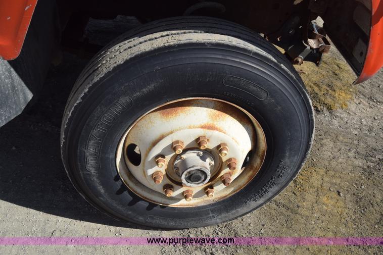 image for item K4285 1989 Ford LNT8000 dump truck