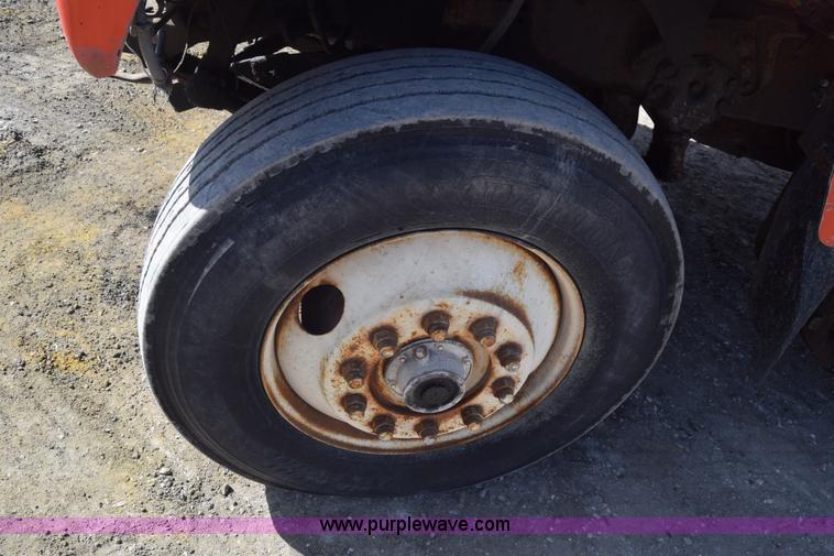 image for item K4285 1989 Ford LNT8000 dump truck