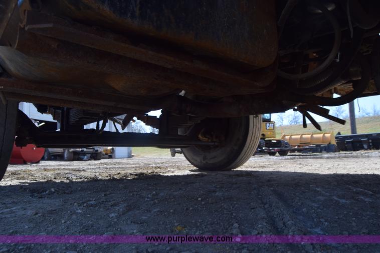 image for item K4285 1989 Ford LNT8000 dump truck