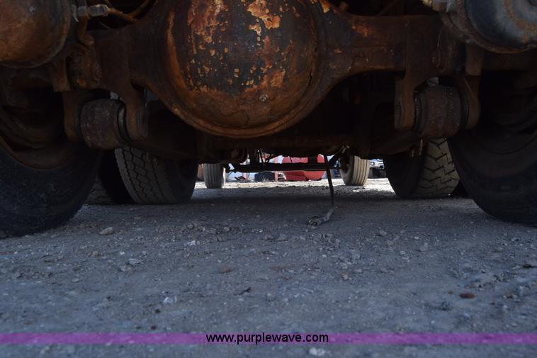 image for item K4285 1989 Ford LNT8000 dump truck