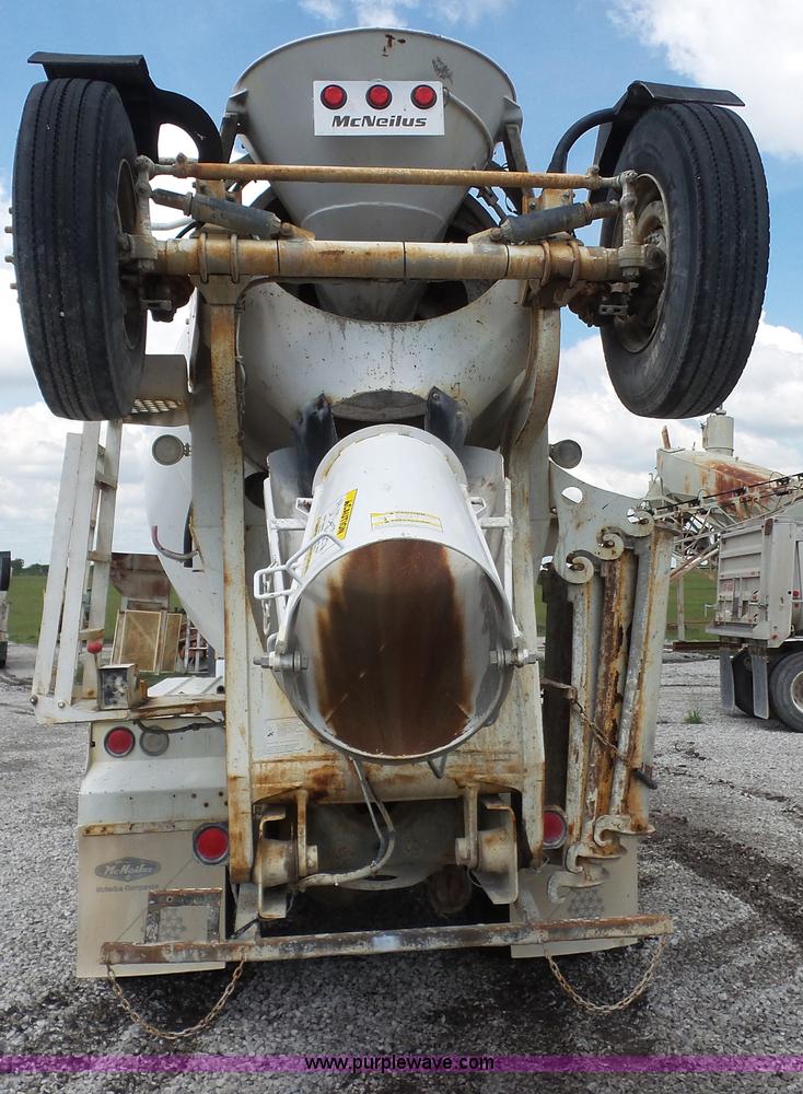 image for item K4599 1998 International Paystar 5000 mixer truck