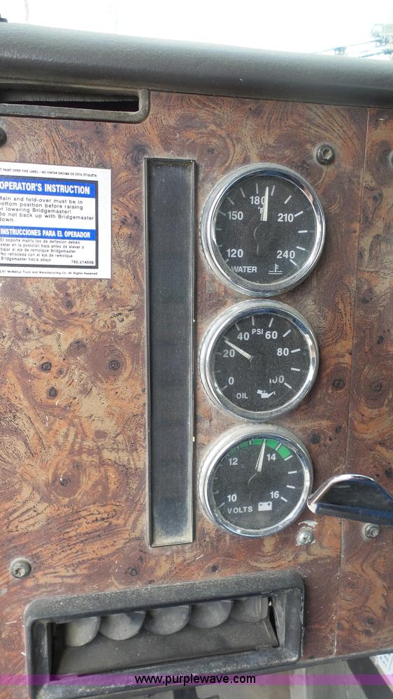 image for item K4599 1998 International Paystar 5000 mixer truck