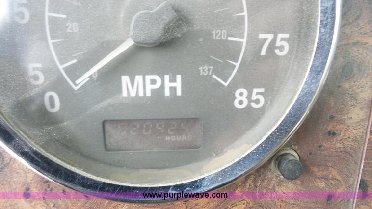 image for item K4599 1998 International Paystar 5000 mixer truck