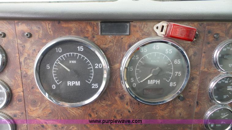 image for item K4599 1998 International Paystar 5000 mixer truck