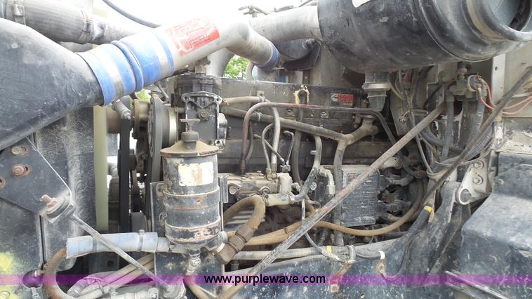 image for item K4599 1998 International Paystar 5000 mixer truck