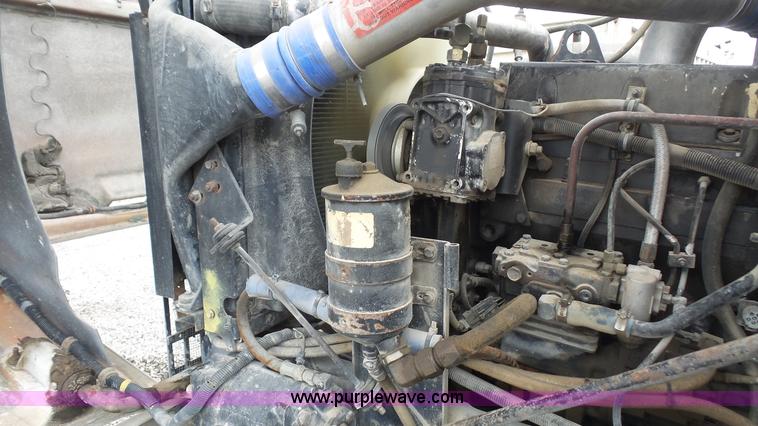 image for item K4599 1998 International Paystar 5000 mixer truck