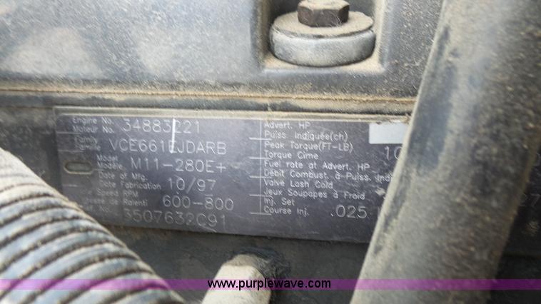 image for item K4599 1998 International Paystar 5000 mixer truck