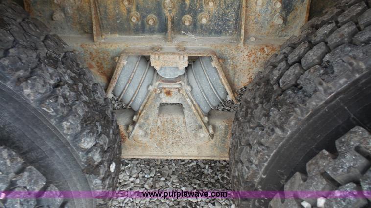 image for item K4599 1998 International Paystar 5000 mixer truck