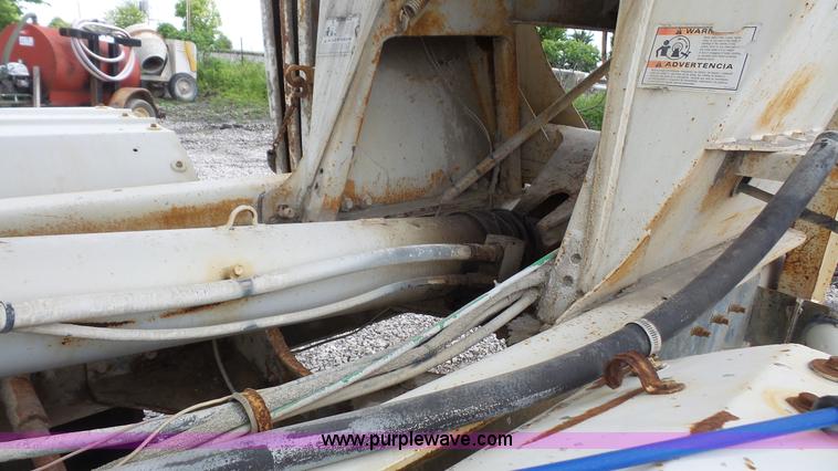 image for item K4599 1998 International Paystar 5000 mixer truck