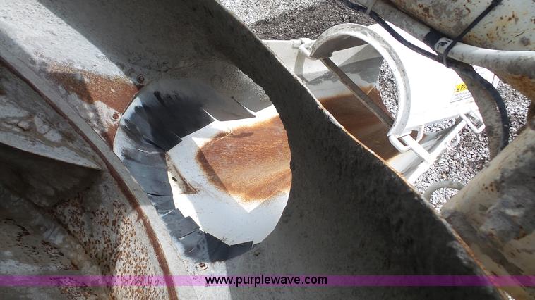 image for item K4599 1998 International Paystar 5000 mixer truck