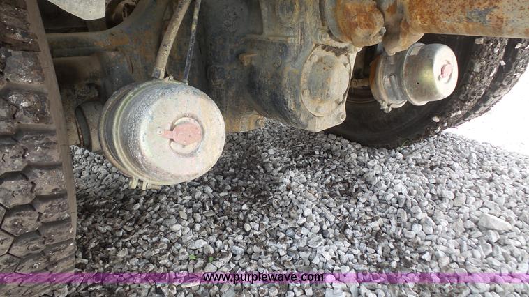 image for item K4599 1998 International Paystar 5000 mixer truck