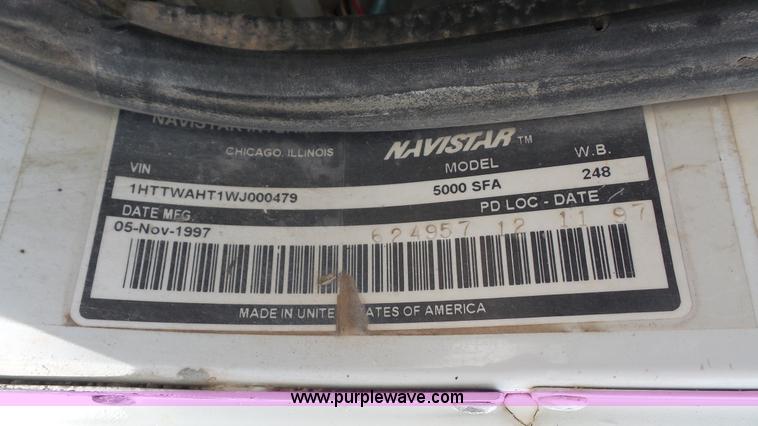 image for item K4599 1998 International Paystar 5000 mixer truck