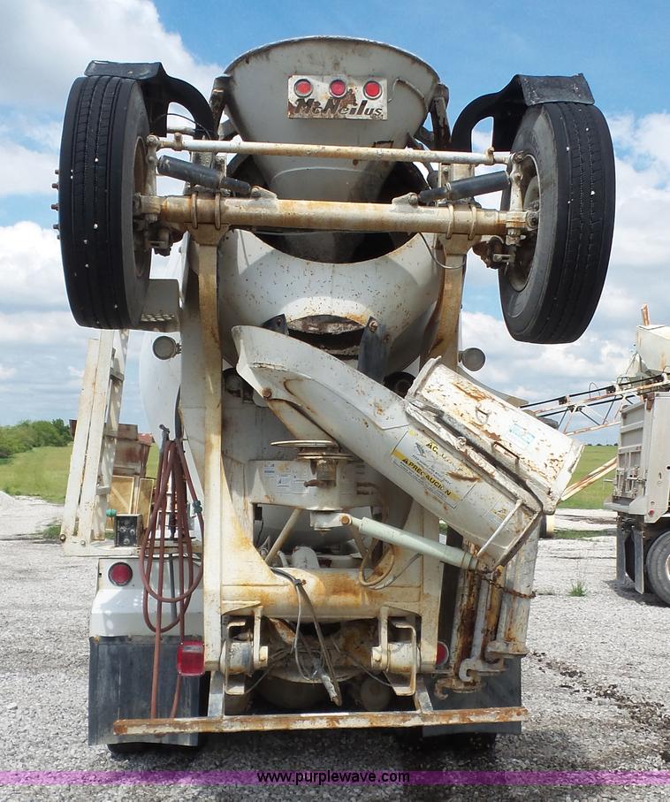 image for item K4602 1998 International Paystar 5000 mixer truck