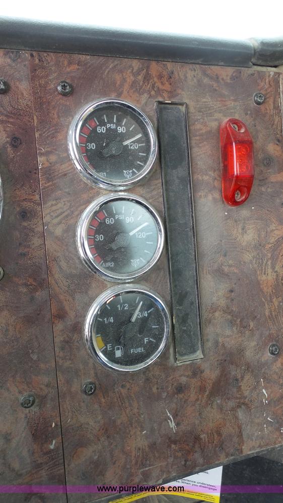 image for item K4602 1998 International Paystar 5000 mixer truck