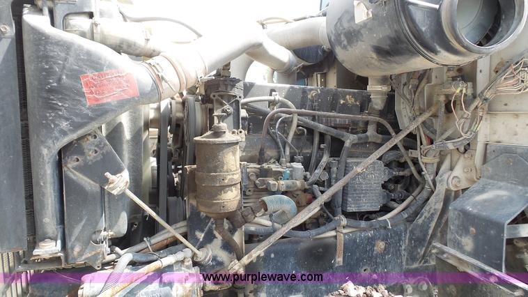 image for item K4602 1998 International Paystar 5000 mixer truck