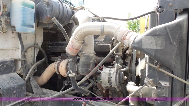 image for item K4602 1998 International Paystar 5000 mixer truck