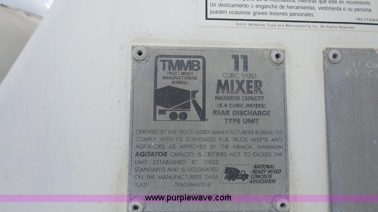 image for item K4602 1998 International Paystar 5000 mixer truck