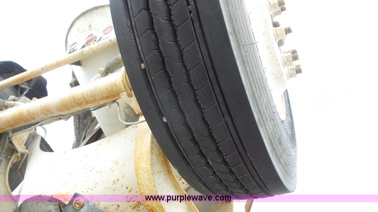 image for item K4602 1998 International Paystar 5000 mixer truck