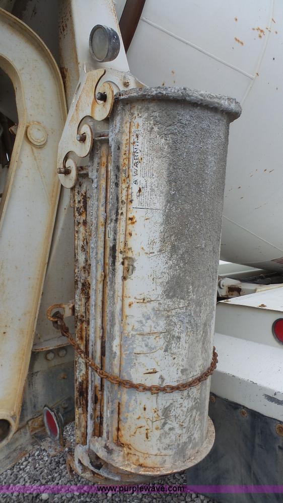 image for item K4602 1998 International Paystar 5000 mixer truck