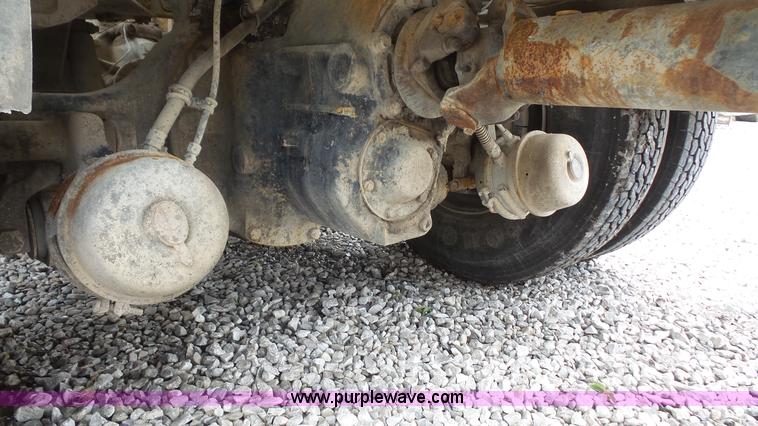 image for item K4602 1998 International Paystar 5000 mixer truck