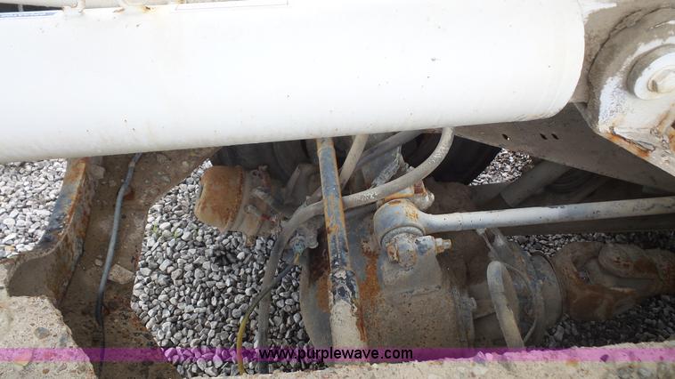 image for item K4602 1998 International Paystar 5000 mixer truck