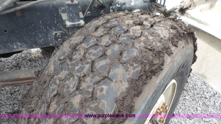 image for item K4602 1998 International Paystar 5000 mixer truck