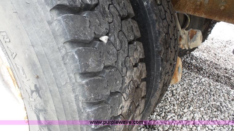 image for item K4602 1998 International Paystar 5000 mixer truck