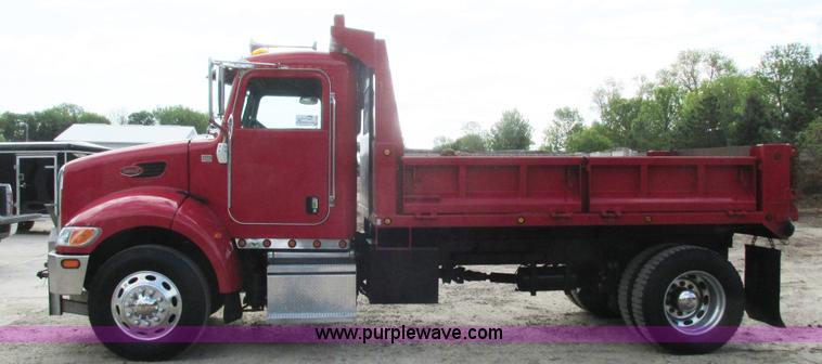 image for item K4688 2005 Peterbilt PB335 dump truck