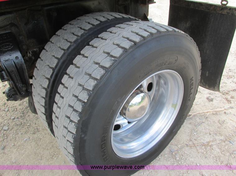 image for item K4688 2005 Peterbilt PB335 dump truck