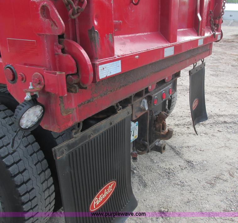 image for item K4688 2005 Peterbilt PB335 dump truck